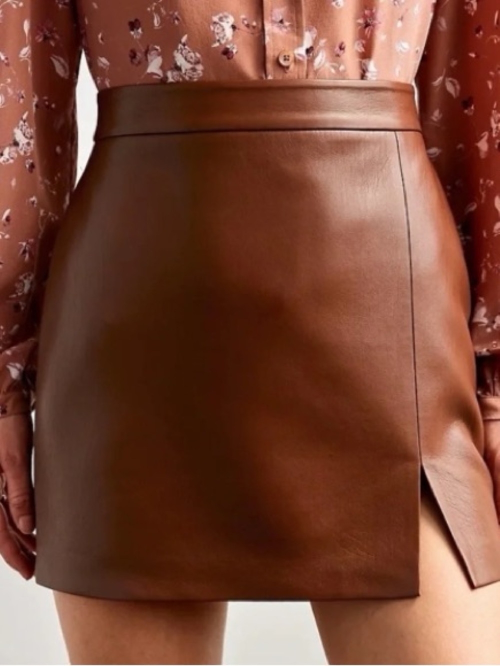 Aritzia Cognac Wilfred Pleather Patio Mini Skirt NWT size 8 RT $98 plus tax